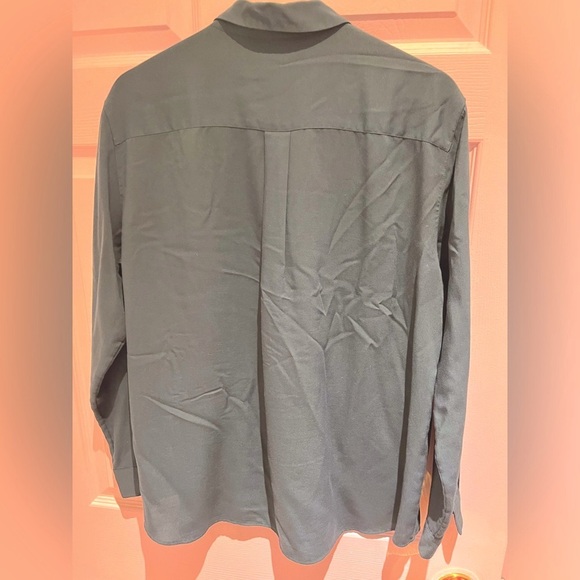 💚Dark Green Uniqlo Button Down Size L💚 - Picture 2 of 4
